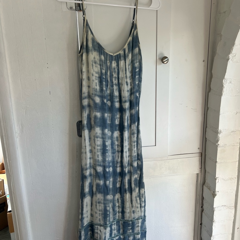 Blue and White Tie-Dye Midi Dress